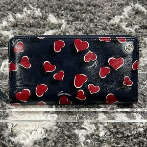 Authentic GUCCI GG Heart Beat PVC Navy Blue Long Zipper Wallet